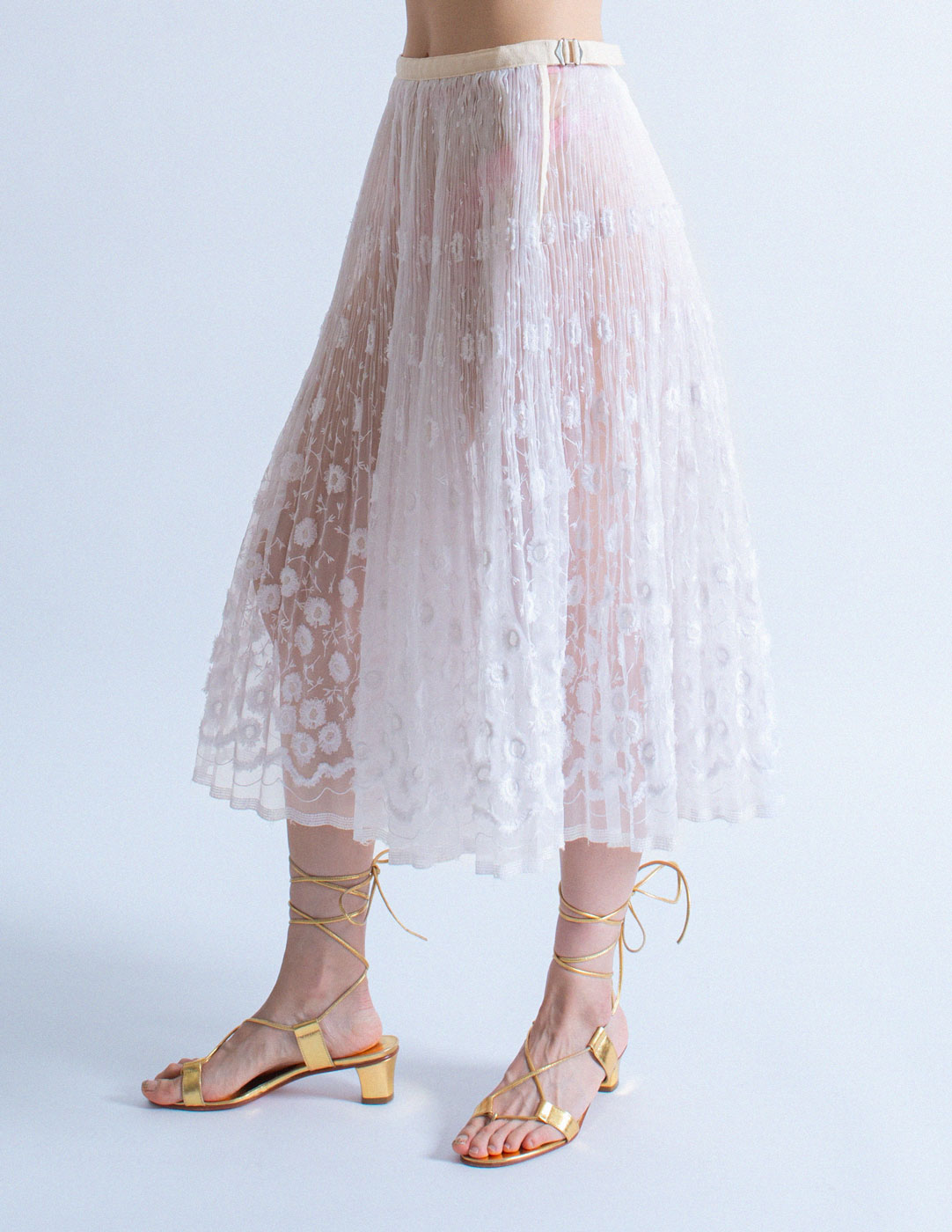 Comme des Garçons embroidered lace pleated skirt side detail