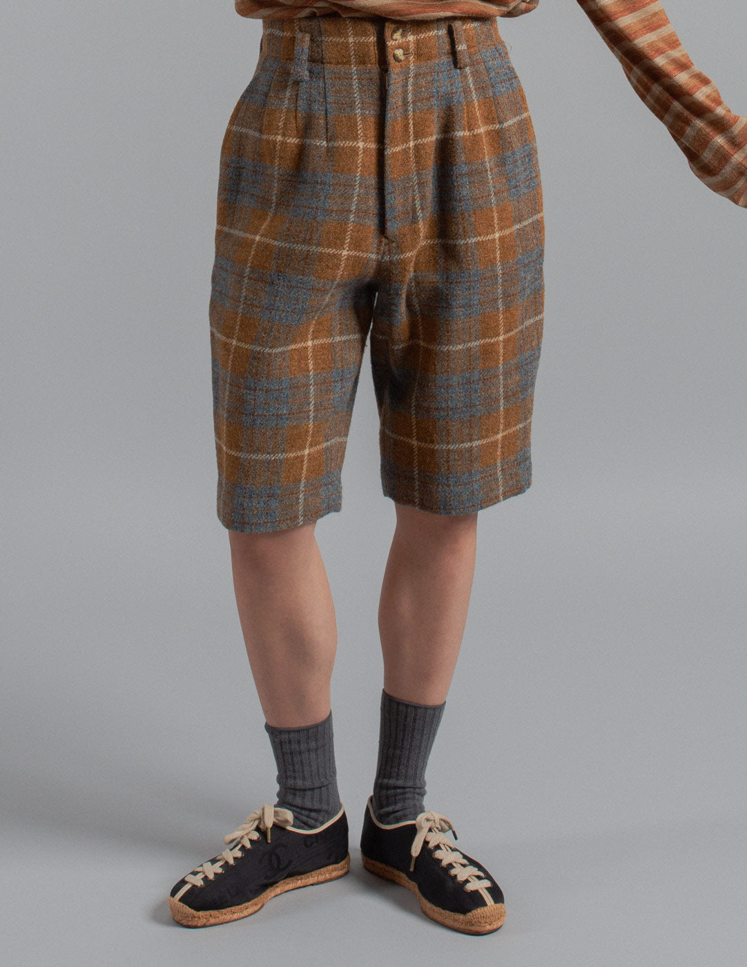 HAI Sporting Gear vintage high-waisted plaid wool shorts front detail