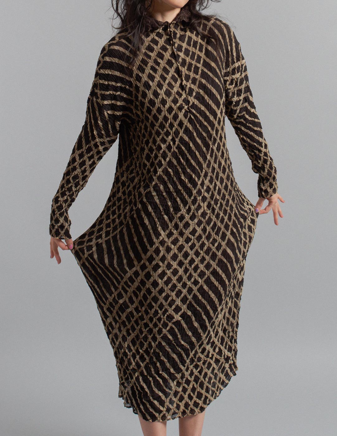 Issey Miyake vintage reversible geometric pattern crinkled dress detail