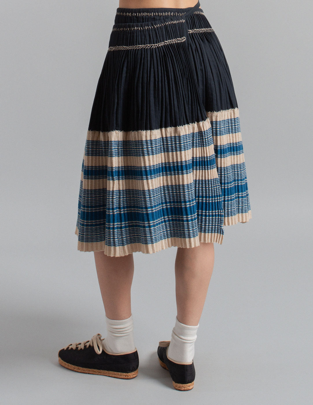 Kapital indigo pleated smocked convertible wrap skirt back detail