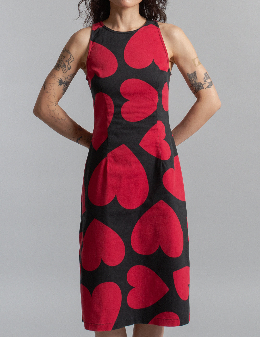 Moschino vintage red heart print sleeveless midi dress front detail