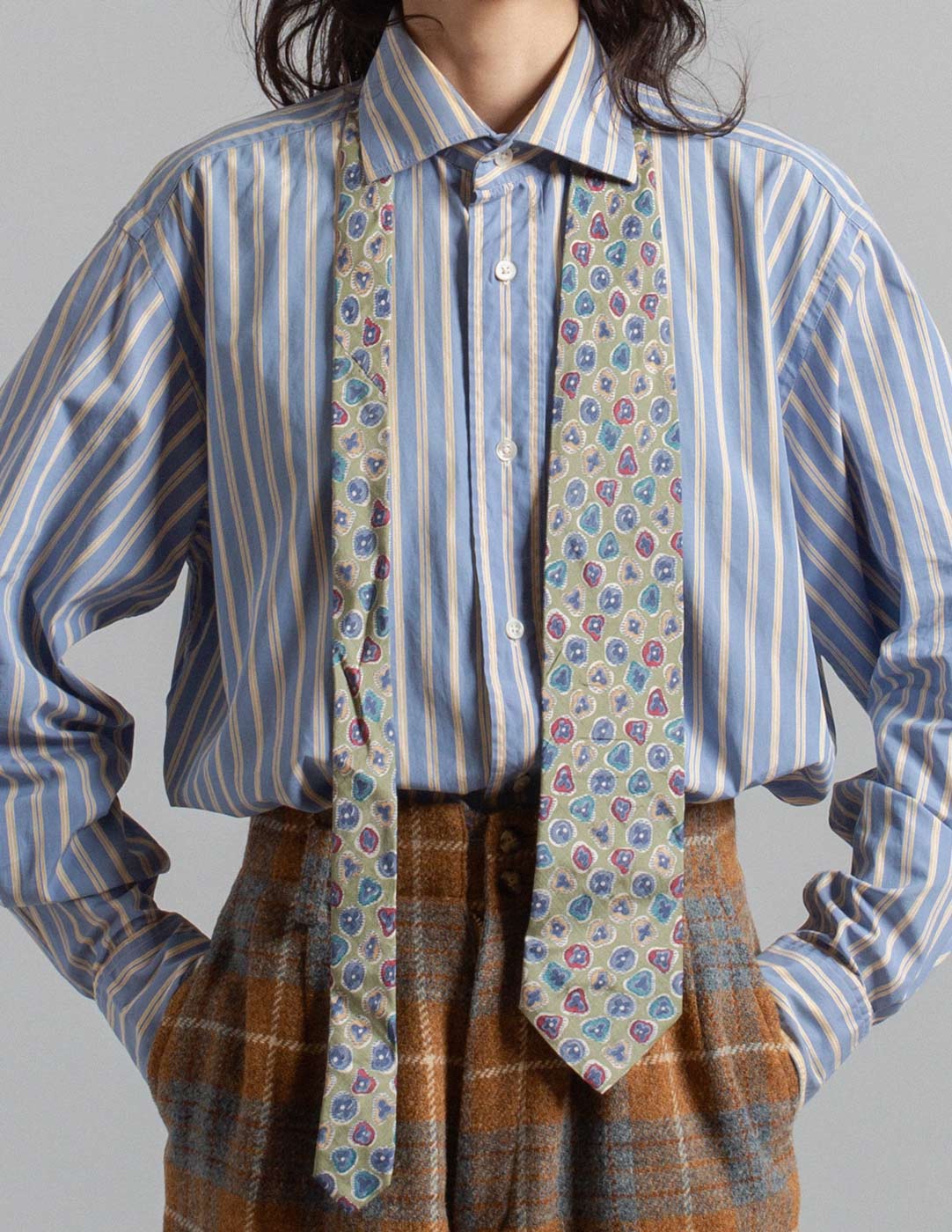 Yves Saint Laurent vintage abstract flower motif silk tie detail