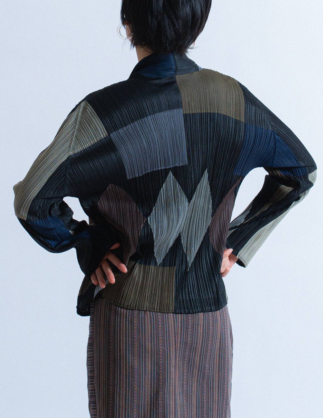 Issey Miyake geometric patterned open jacket back detail