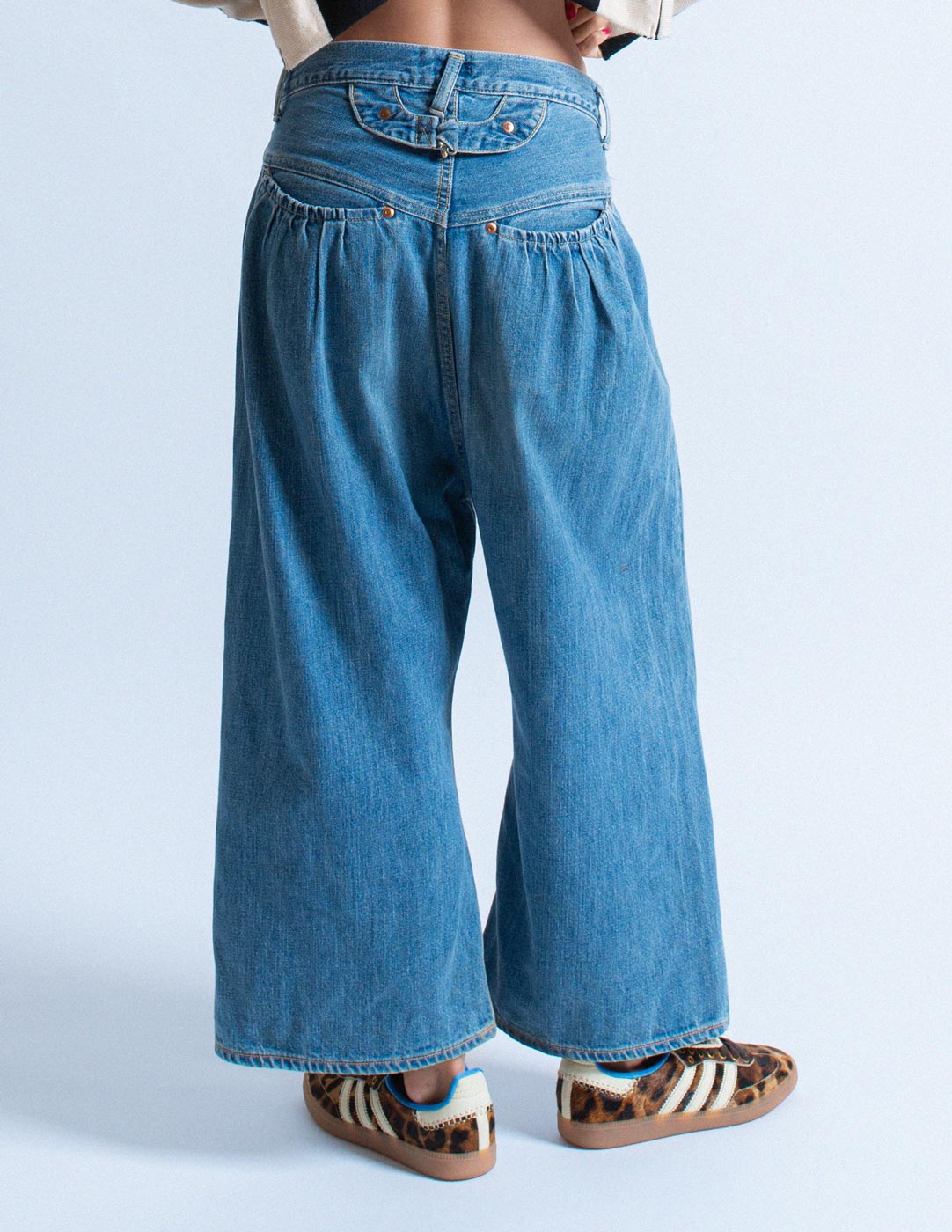 Kapital cropped casual jeans back detail