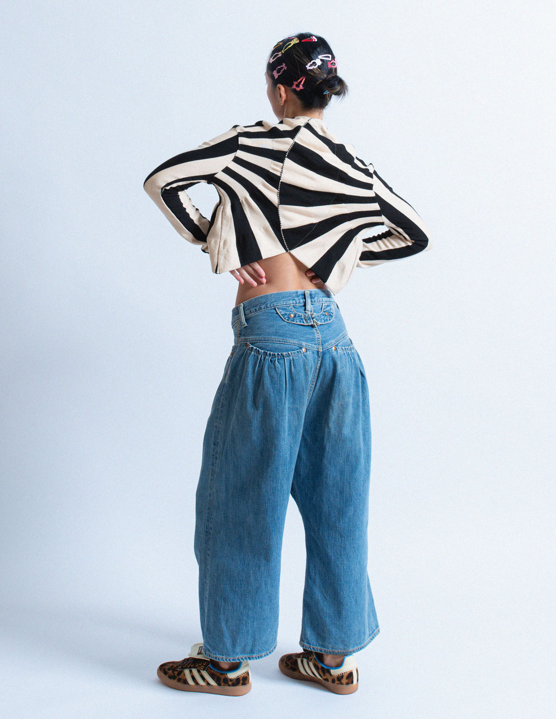 Kapital cropped casual jeans back view