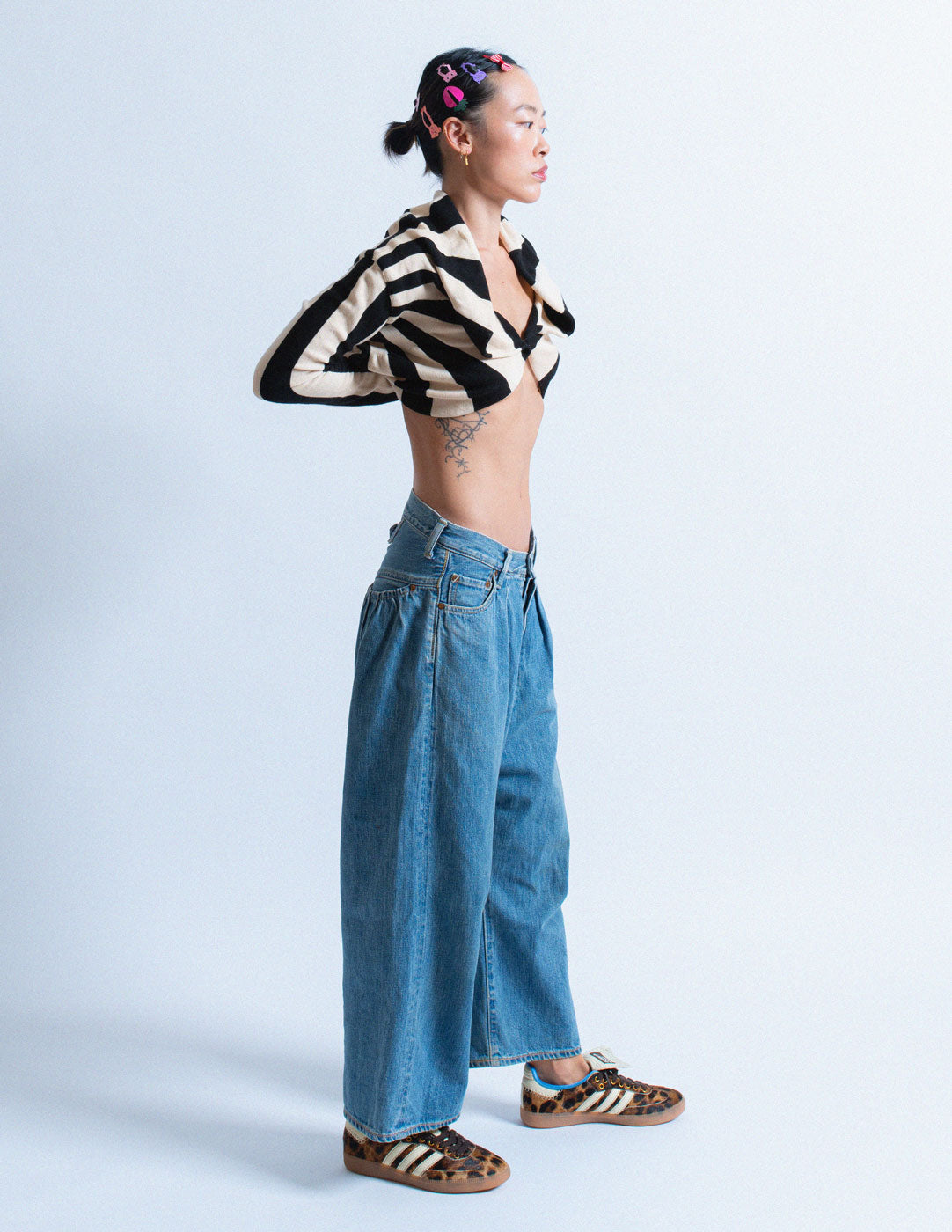 Kapital cropped casual jeans side view