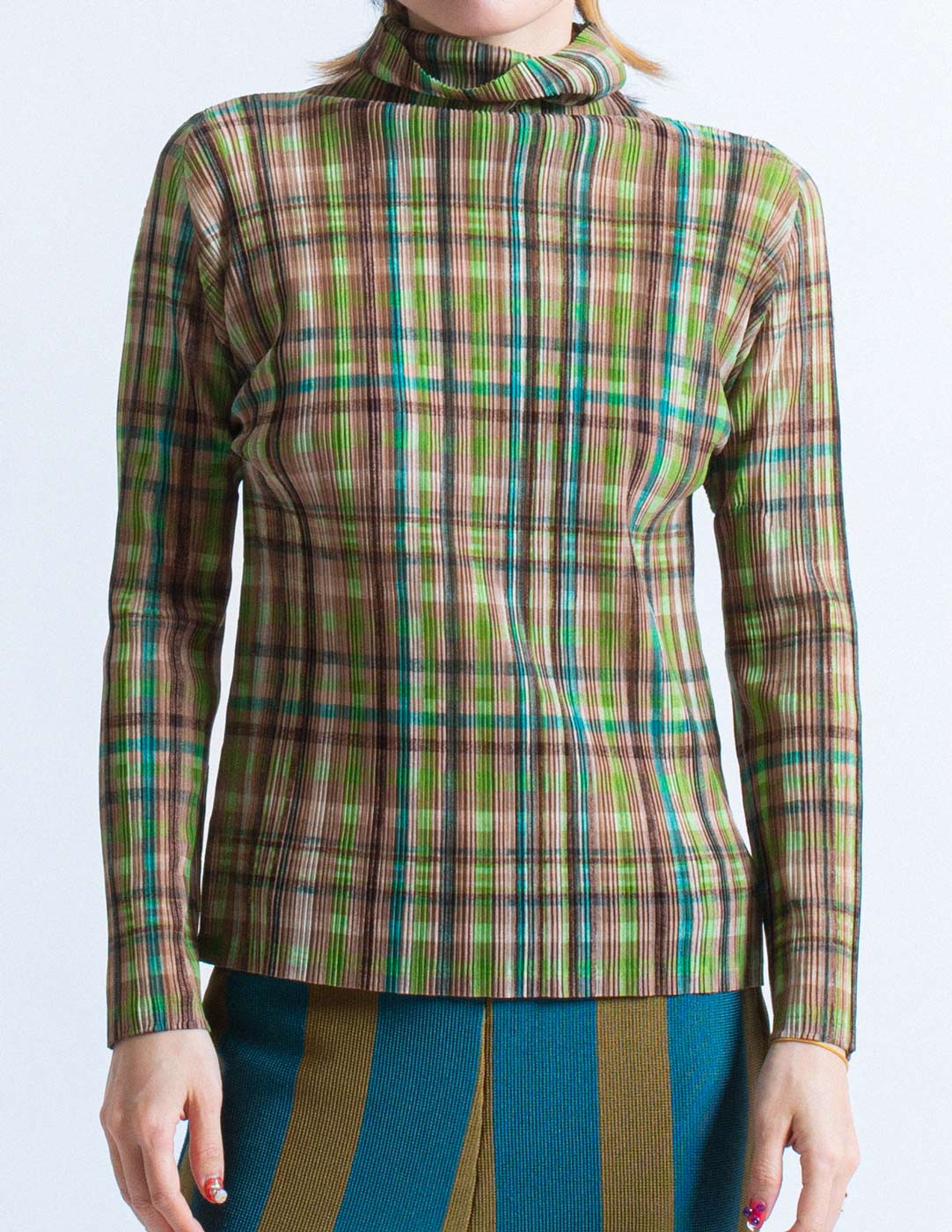 Pleats Please green plaid pleated long sleeves front detail