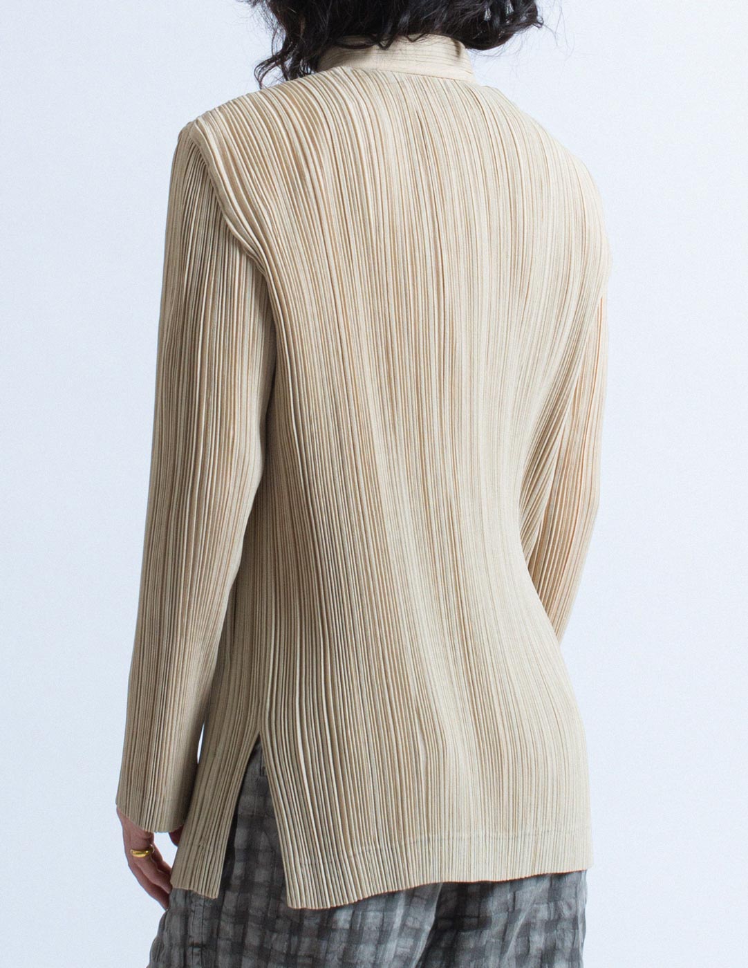 Issey Miyake beige pleated stand collar jacket back detail