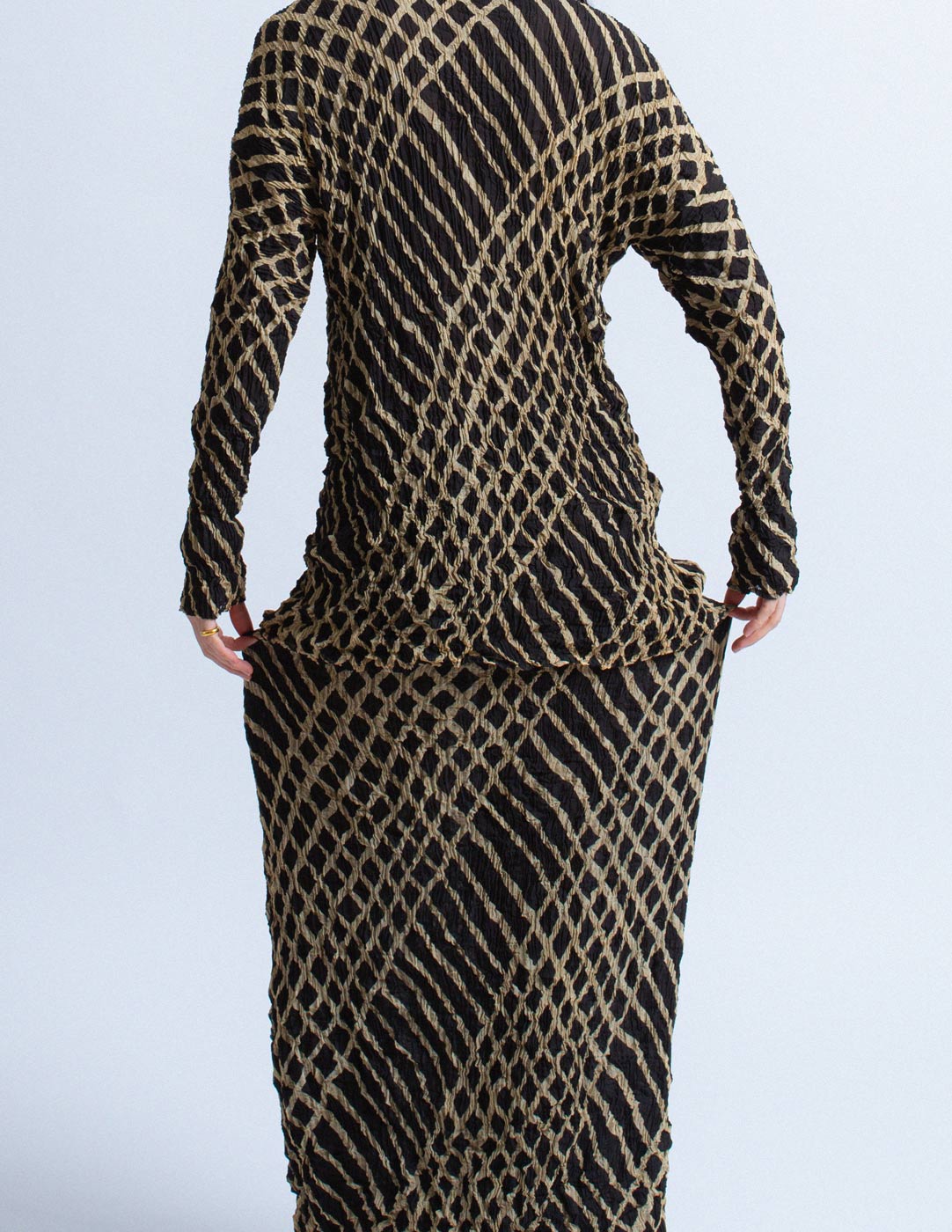 Issey Miyake vintage reversible geometric pattern crinkled skirt set back detail