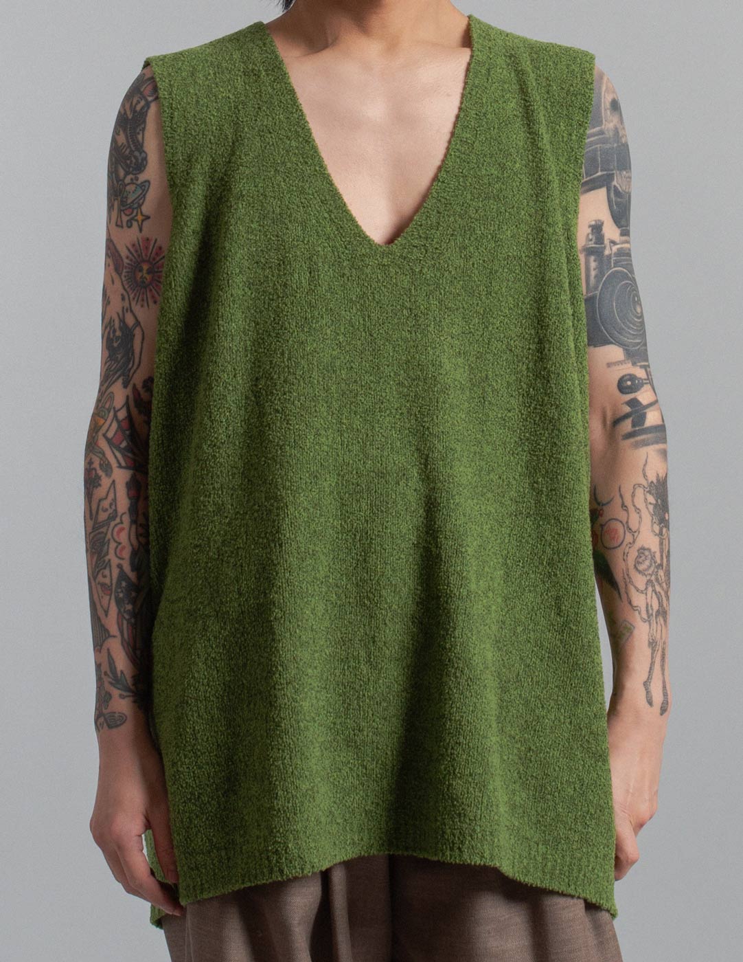 Giorgio Armani vintage moss green bouclé knit vest and cardigan set front detail