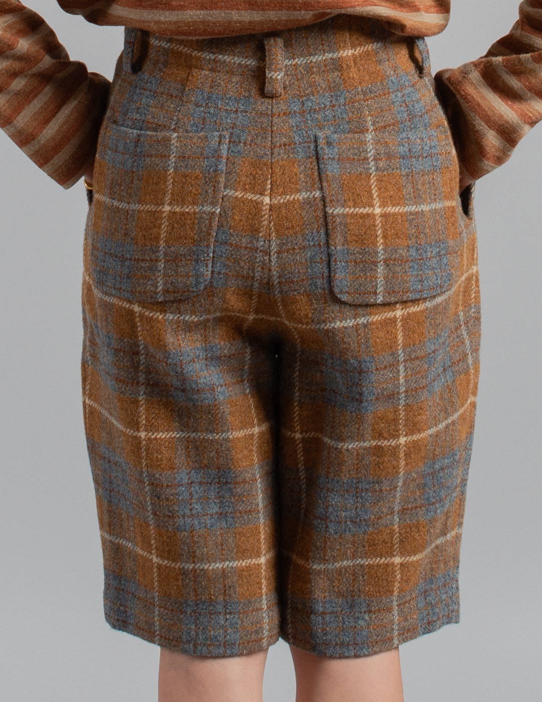 HAI Sporting Gear vintage high-waisted plaid wool shorts back detail