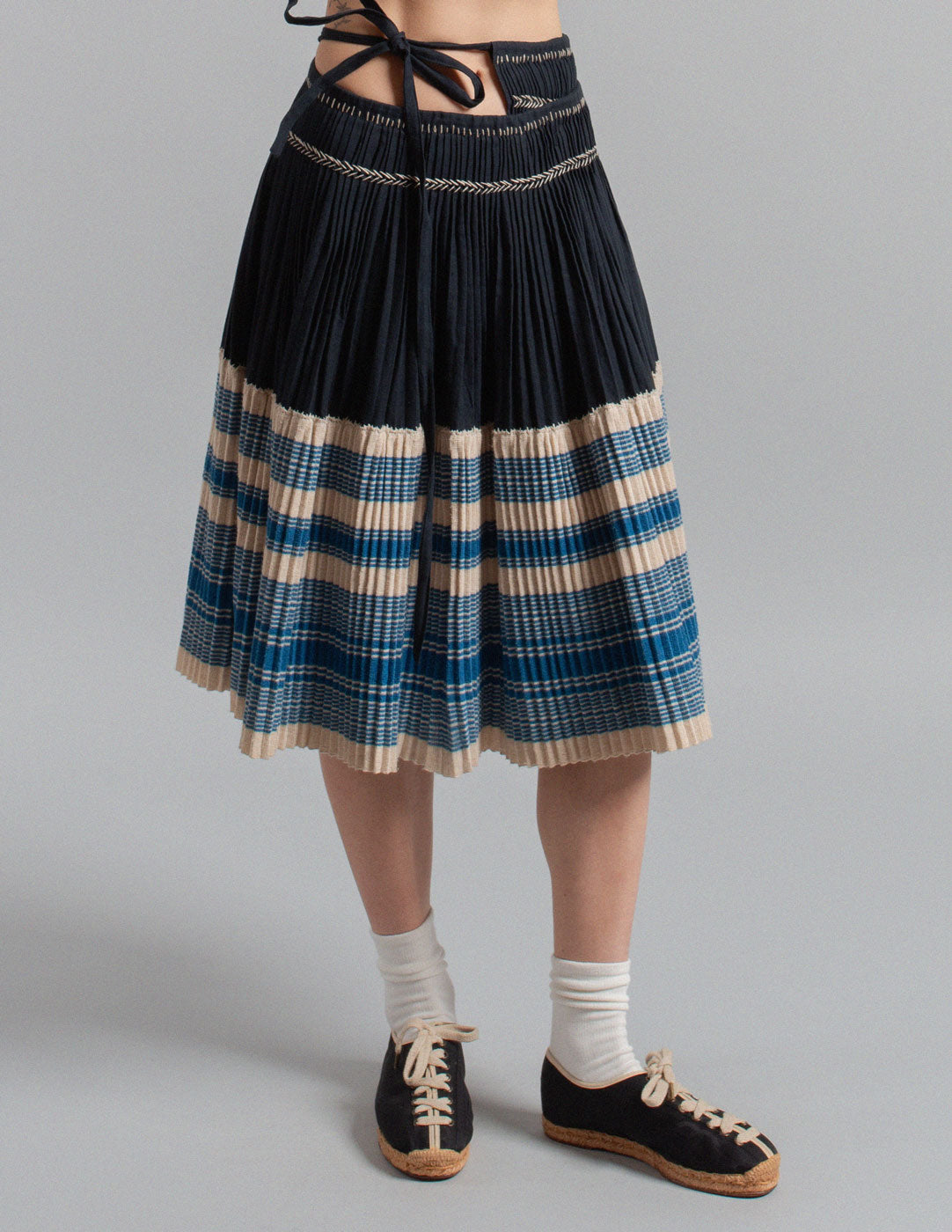 Kapital indigo pleated smocked convertible wrap skirt front detail